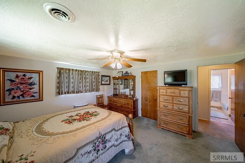 Experience the beauty of riverfront living with this incredible - photo 18