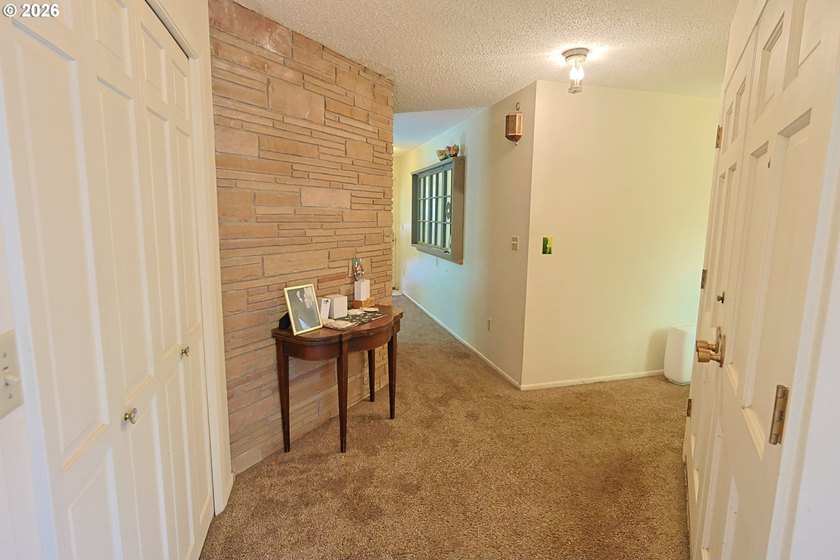 BAY VIEW - 3904 Sq Ft home on a 100 X 112 lot with a circular - photo 10