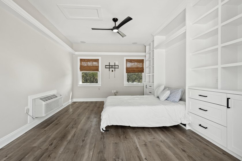 Incredible opportunity to own a fantastic 4-bedroom, 3-bath home - photo 30
