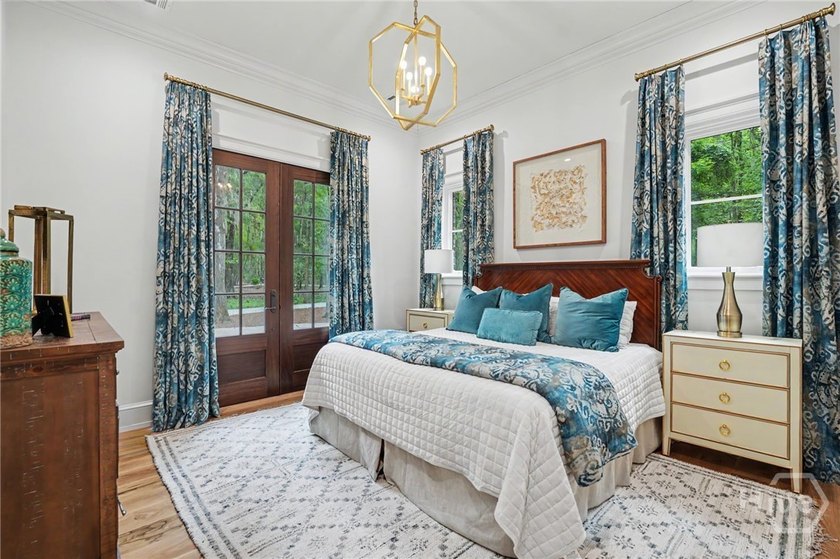 Tucked beneath a canopy of majestic live oaks draped in Spanish - photo 38
