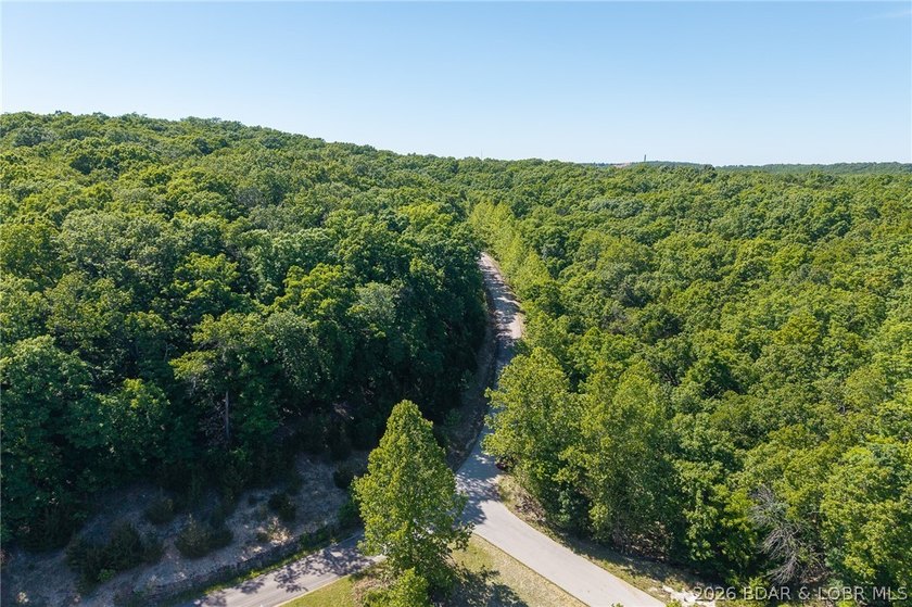 Exceptional 25-acre development opportunity in the highly - photo 44