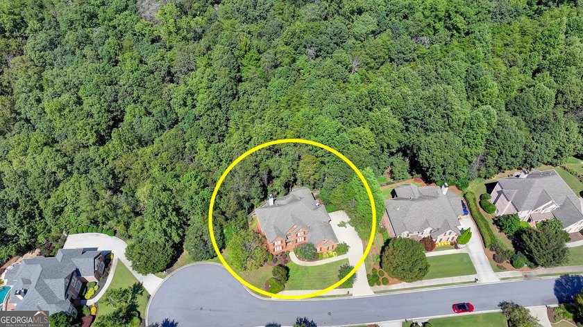 PRICE TO SELL!!! Welcome to this stunning 5-bedroom, 5 full bath - photo 10