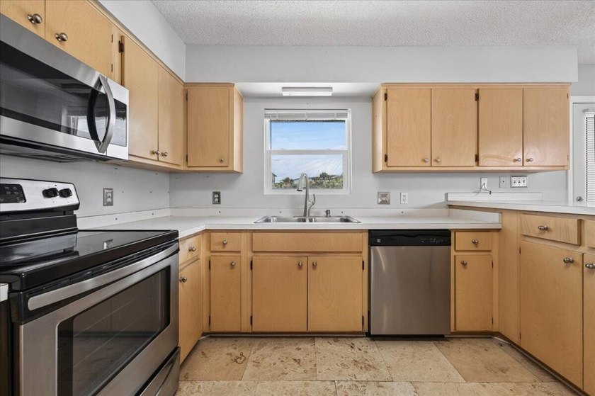 Destin/Holiday Isle WATERFRONT TOWNHOME with Great view of the - photo 12