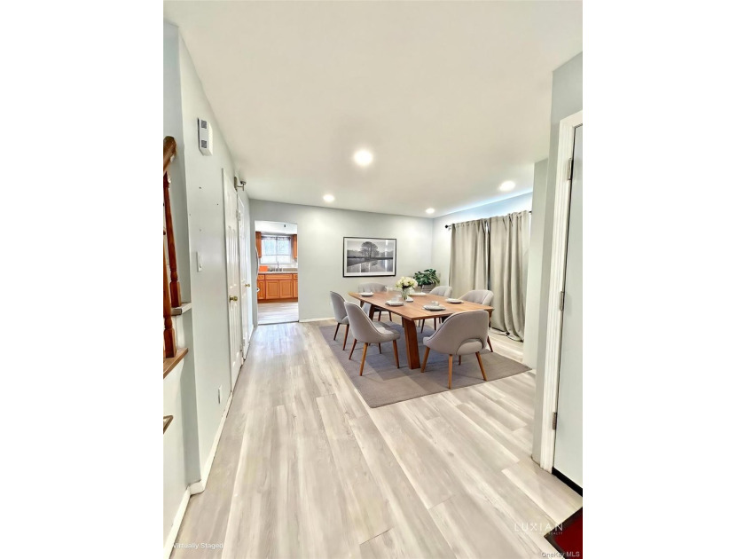 Expansive Brooklyn Home with Dual Dining, Parking Garage &amp; - photo 6