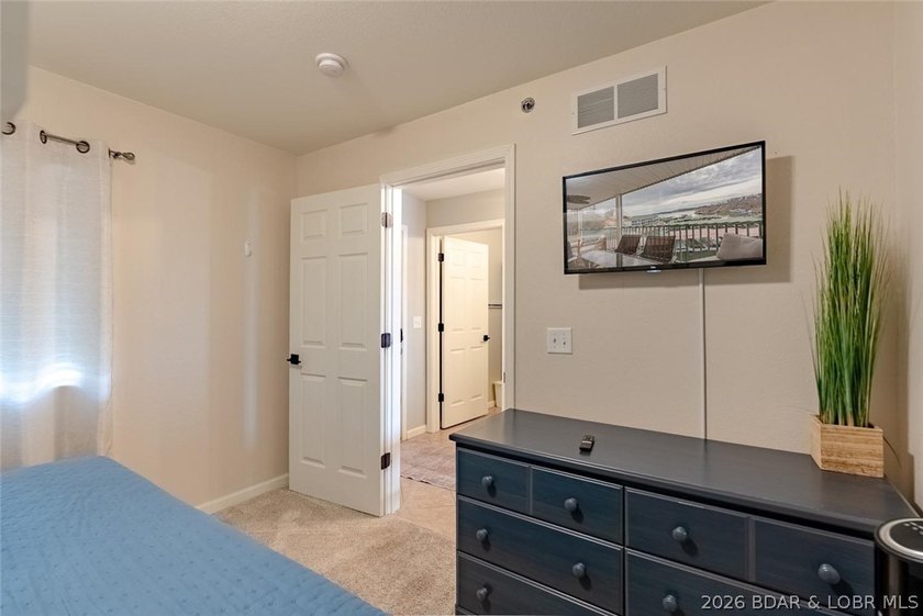 Enjoy large lake views and effortless access at this beautifully - photo 39