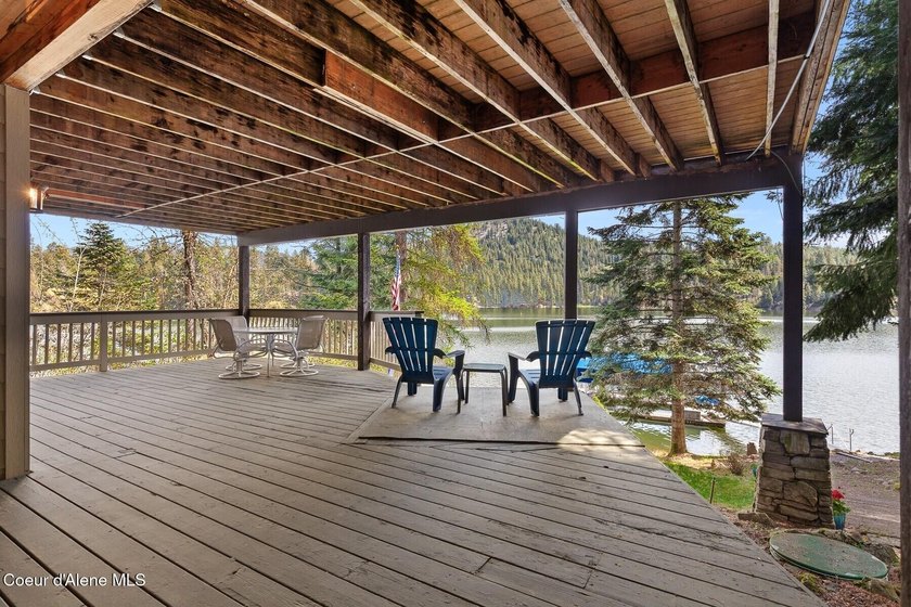 Exceptional Hayden Lake YEAR-ROUND waterfront retreat with ~100' - photo 50