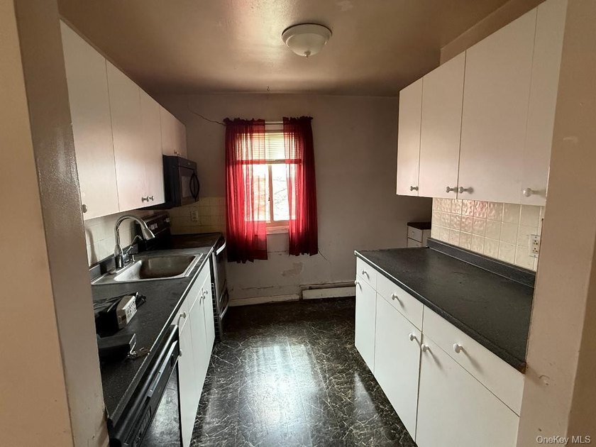 2 Bedroom UPPER Unit> Needs TLC> SOLD AS IS >Welcome to the - photo 8