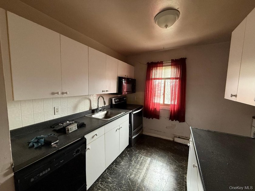 2 Bedroom UPPER Unit> Needs TLC> SOLD AS IS >Welcome to the - photo 9
