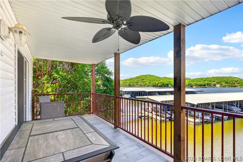Beautiful 3-bedroom, 2-bath lakefront condo at Clearwater - photo 13