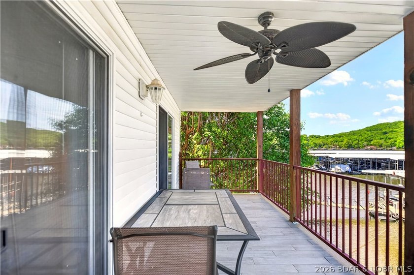 Beautiful 3-bedroom, 2-bath lakefront condo at Clearwater - photo 14