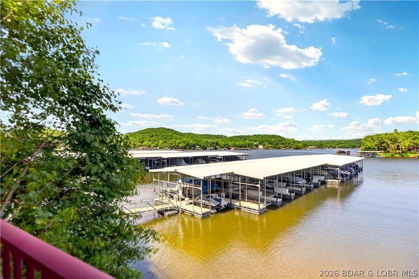 Beautiful 3-bedroom, 2-bath lakefront condo at Clearwater - photo 16