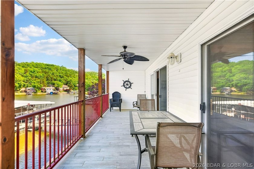 Beautiful 3-bedroom, 2-bath lakefront condo at Clearwater - photo 17