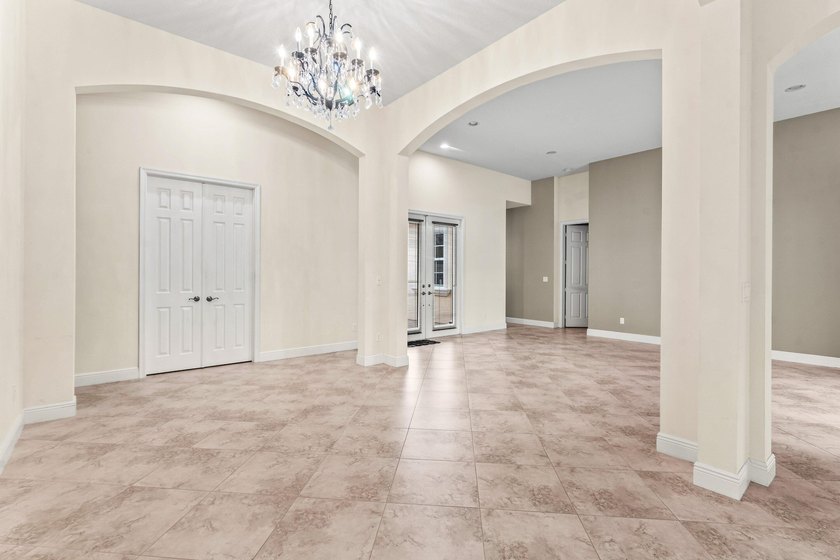 Welcome to this beautifully maintained 4-bedroom, 3-bathroom - photo 19