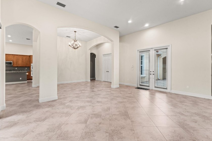 Welcome to this beautifully maintained 4-bedroom, 3-bathroom - photo 22