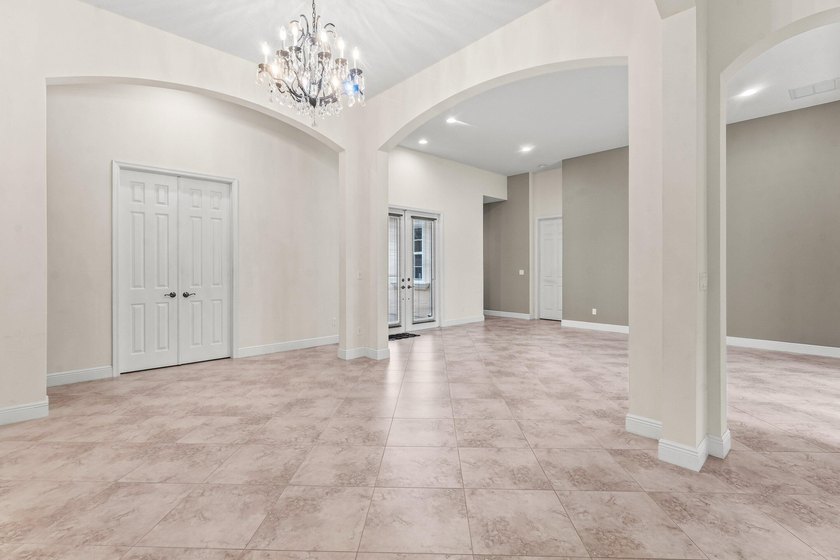 Welcome to this beautifully maintained 4-bedroom, 3-bathroom - photo 24