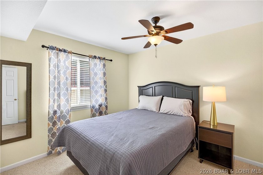 Beautiful 3-bedroom, 2-bath lakefront condo at Clearwater - photo 25