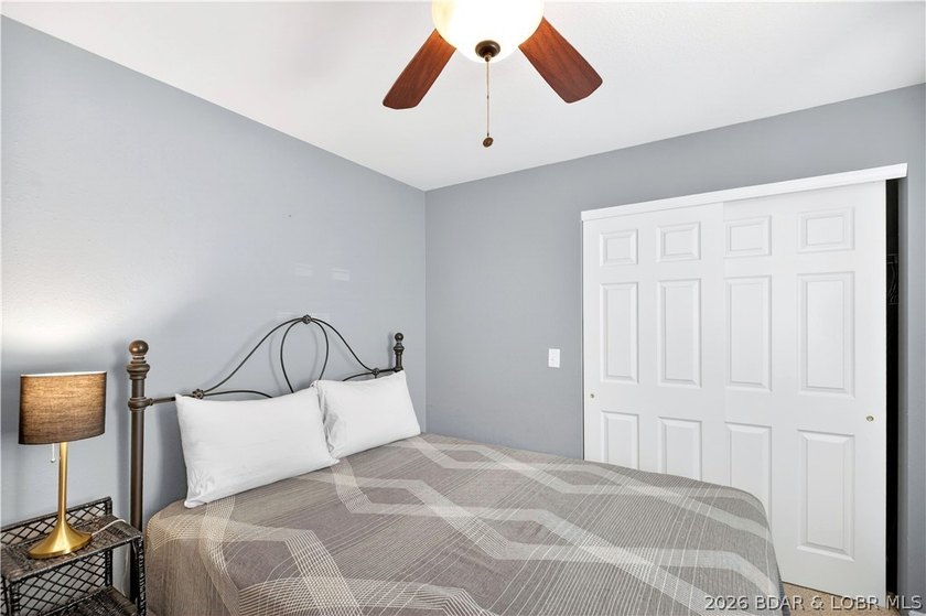 Beautiful 3-bedroom, 2-bath lakefront condo at Clearwater - photo 27