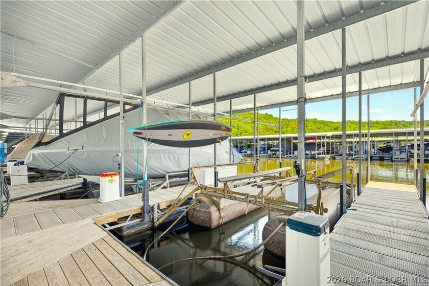 Beautiful 3-bedroom, 2-bath lakefront condo at Clearwater - photo 36
