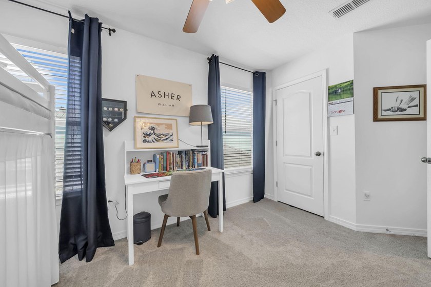 This stunning 4BR/3.5BA home in Eagle Bay offers style and - photo 36