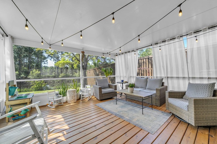 This stunning 4BR/3.5BA home in Eagle Bay offers style and - photo 40