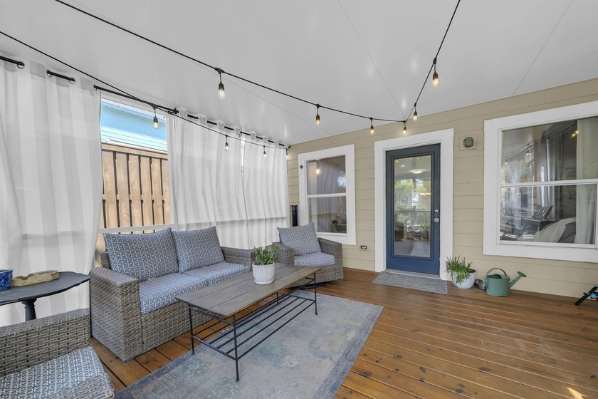 This stunning 4BR/3.5BA home in Eagle Bay offers style and - photo 41