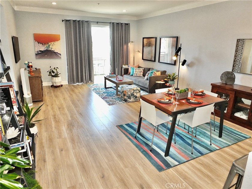 Stylish and upgraded 2-bedroom, 2-bath condo with a flexible den - photo 12