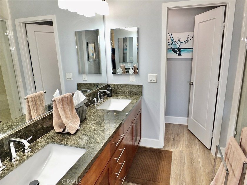 Stylish and upgraded 2-bedroom, 2-bath condo with a flexible den - photo 16