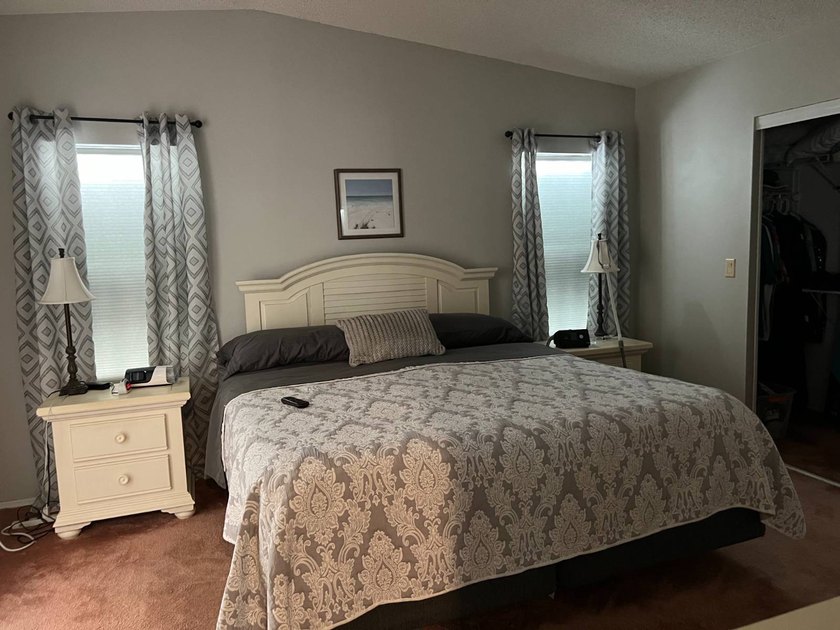 This lovely manufactured 2 bedroom, 2 bathroom home is on leased - photo 22