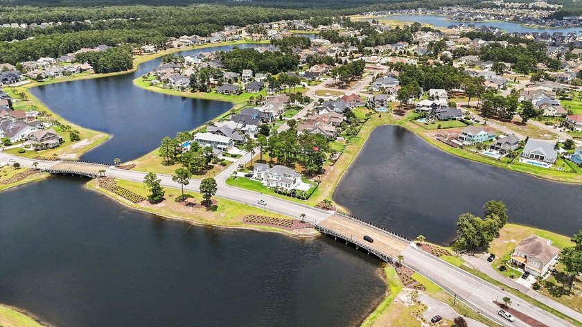 Welcome to this exceptional 5-bedroom, 3-bathroom home located - photo 45