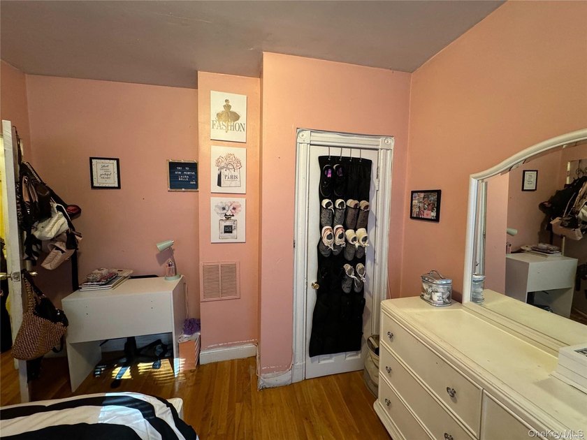 Fantastic opportunity to turn this unique multifamily lot with 2 - photo 18
