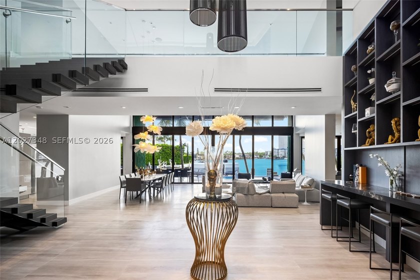 A spectacular modern waterfront estate commanding a premier - photo 22