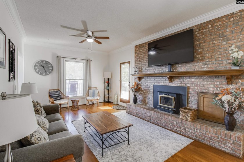 Welcome to this ultimate 4 bed/4.5 bath Lake Murray retreat with - photo 11