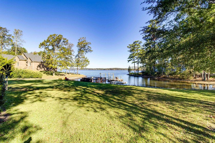 Welcome to this ultimate 4 bed/4.5 bath Lake Murray retreat with - photo 50