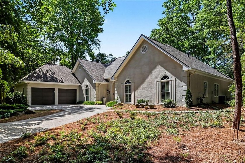 Welcome to 2565 Fairview Drive-an exceptional and hard-to-find - photo 2