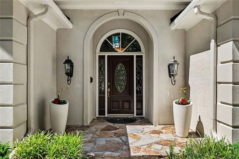 Welcome to 2565 Fairview Drive-an exceptional and hard-to-find - photo 4