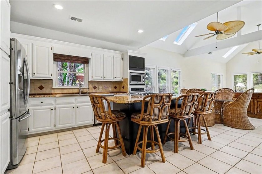 Welcome to 2565 Fairview Drive-an exceptional and hard-to-find - photo 9