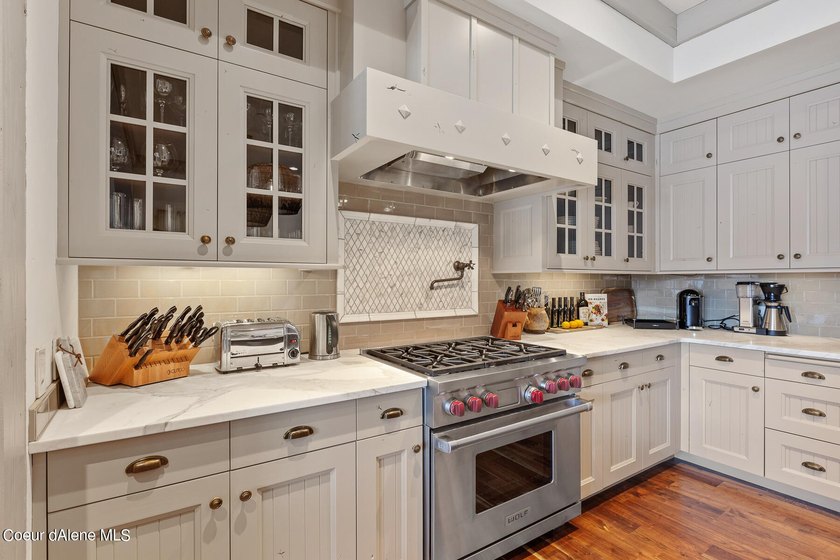 Spectacular Waterfront Condo, 5 bed 5.5 bath. Highly secured - photo 13