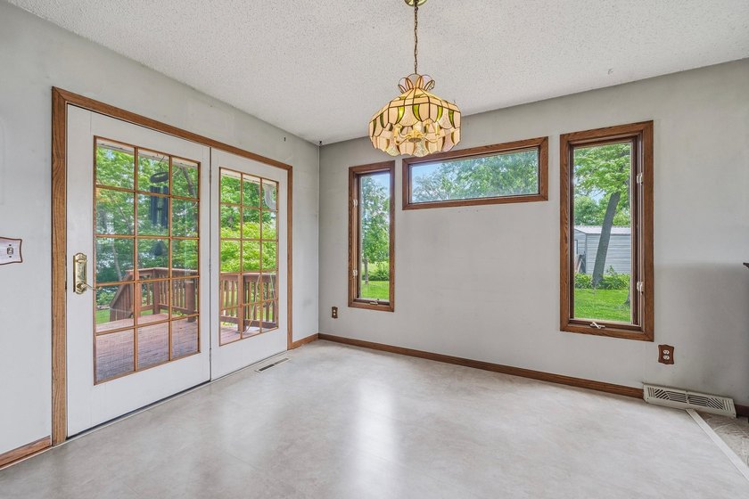 MOTIVATED SELLER!! Wake up to stunning east-facing views of Sauk - photo 16