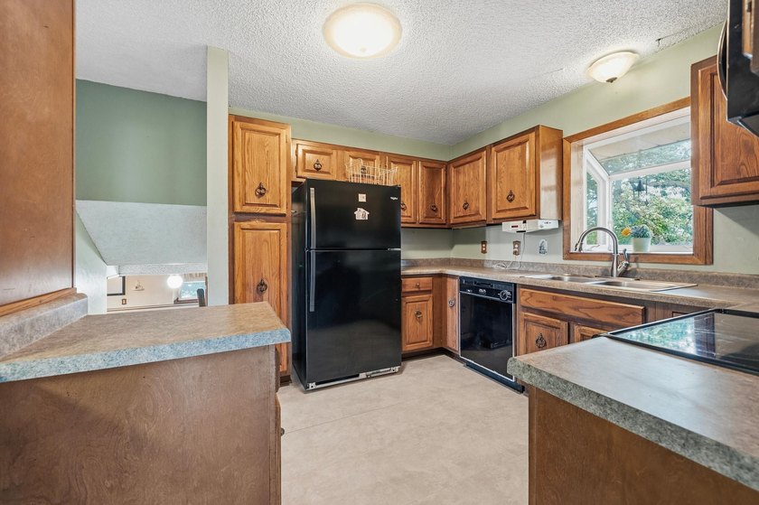 MOTIVATED SELLER!! Wake up to stunning east-facing views of Sauk - photo 17