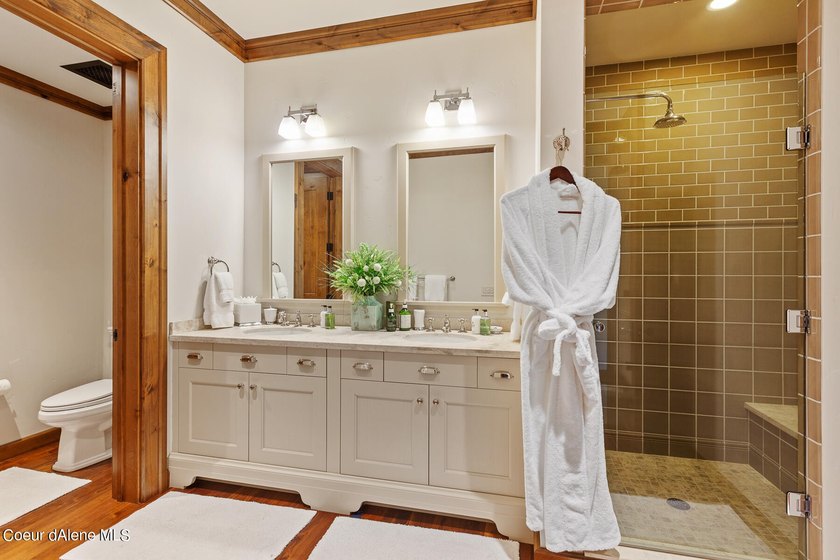 Spectacular Waterfront Condo, 5 bed 5.5 bath. Highly secured - photo 23