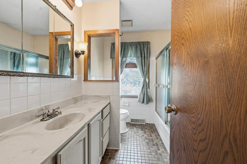 MOTIVATED SELLER!! Wake up to stunning east-facing views of Sauk - photo 24