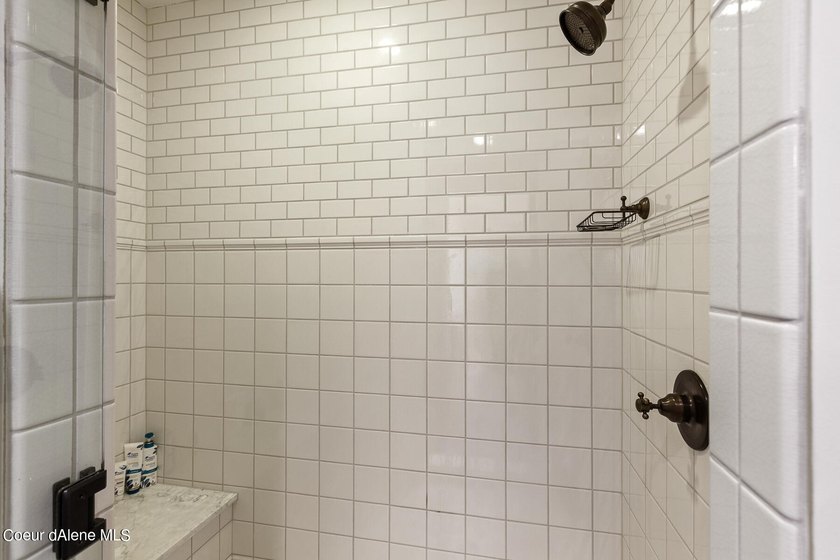 Spectacular Waterfront Condo, 5 bed 5.5 bath. Highly secured - photo 26