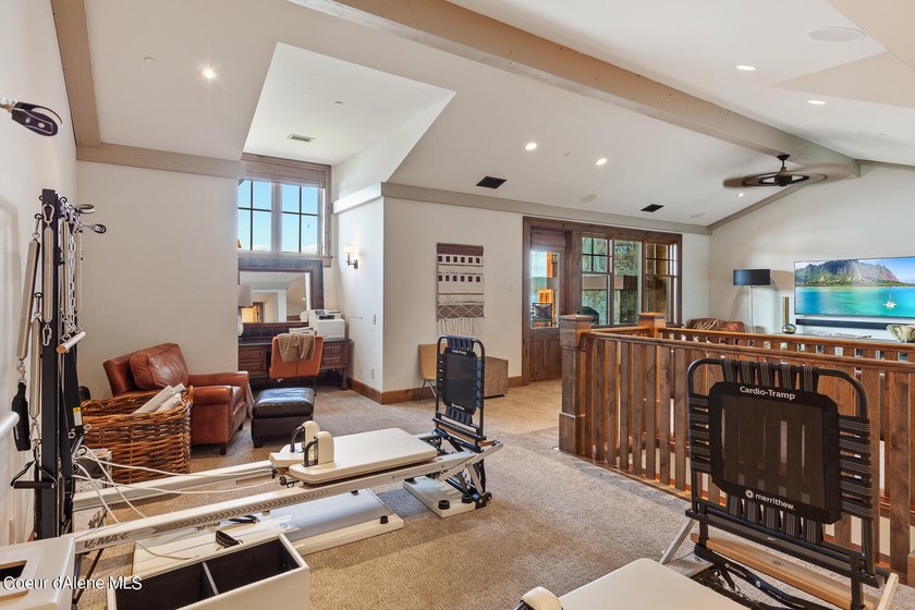 Spectacular Waterfront Condo, 5 bed 5.5 bath. Highly secured - photo 30