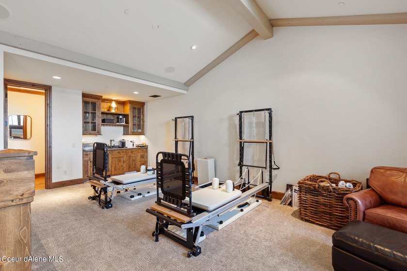 Spectacular Waterfront Condo, 5 bed 5.5 bath. Highly secured - photo 31