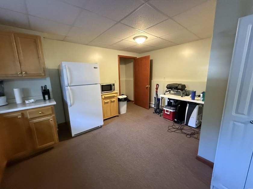 Affordable &amp; Well-Maintained 3-Unit - Ideal for an - photo 17