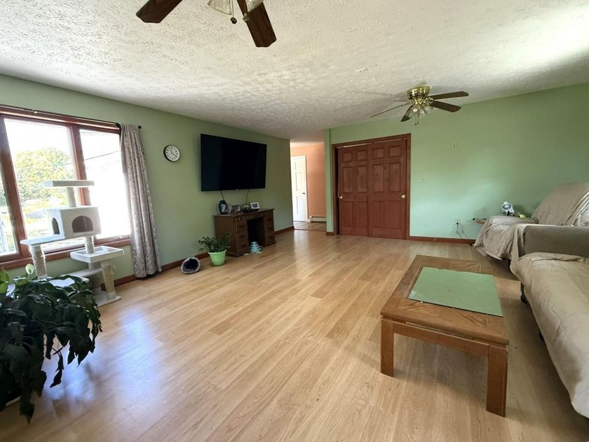 Affordable &amp; Well-Maintained 3-Unit - Ideal for an - photo 25