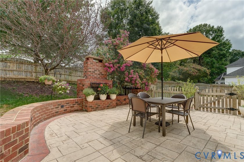 Welcome to this beautifully maintained brick-front home in the - photo 45