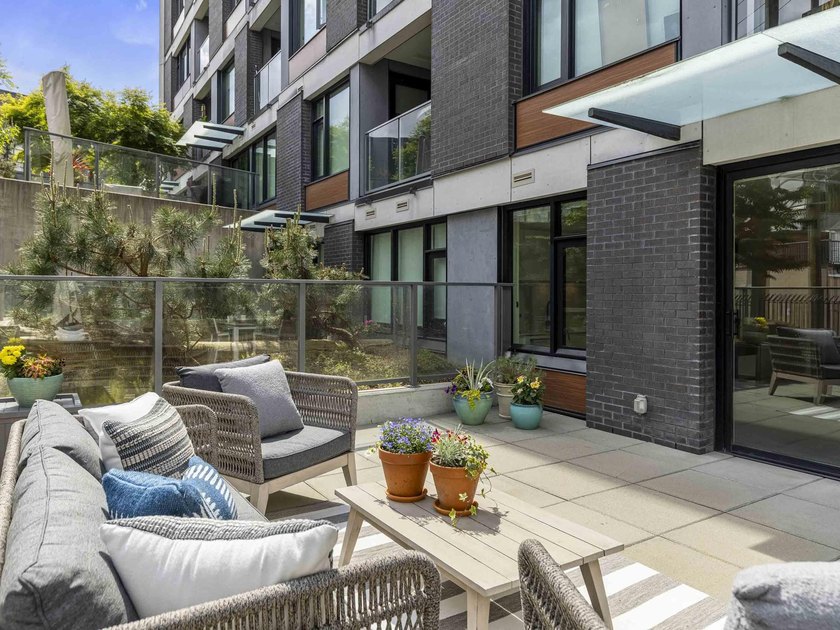 New York City Vibes! This cosmopolitan Jr. 2 bed home at the - photo 12