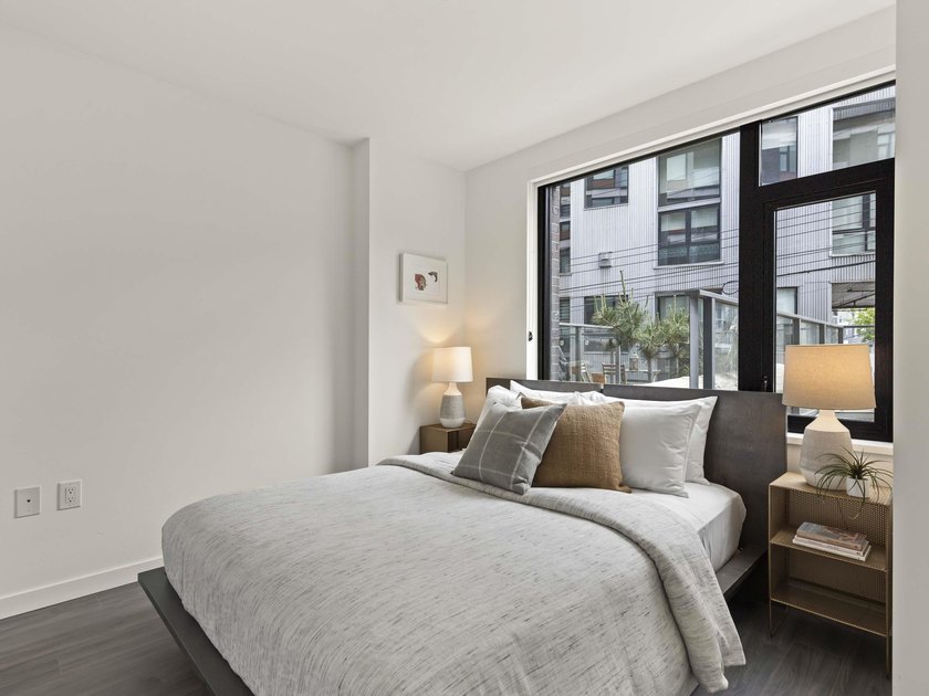 New York City Vibes! This cosmopolitan Jr. 2 bed home at the - photo 15