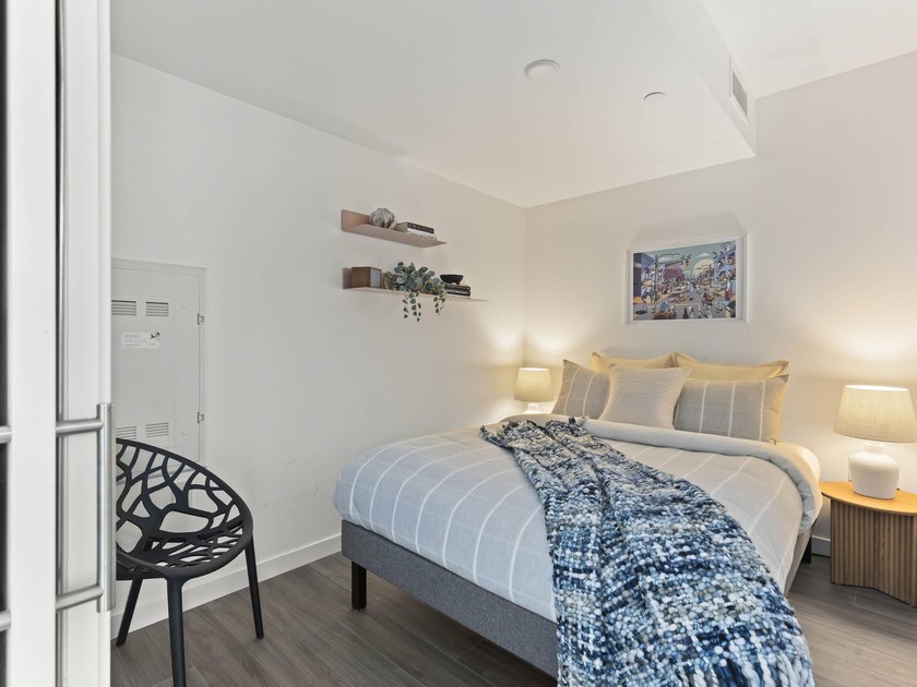 New York City Vibes! This cosmopolitan Jr. 2 bed home at the - photo 17